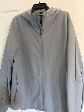 Lululemon Men’s Warp Light Packable Jacket, light gray, XXL, like new